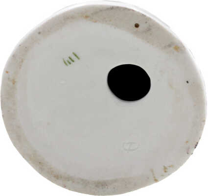 Скульптурная композиция «Якутка с севрюгой»